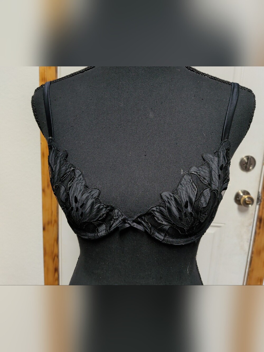 Fleur Du Mal Lily Embroidered Plunge Demi Bra Black Size 34B Intimates